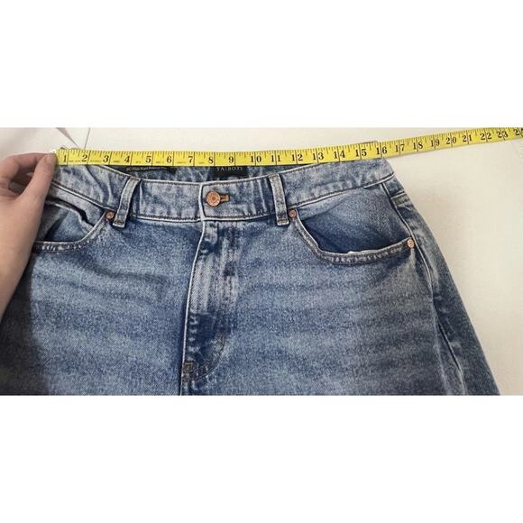Talbots Women’s Distressed Size 10 High Wast Relaxed Fit Straight Leg Blue Jeans - Picture 4 of 10